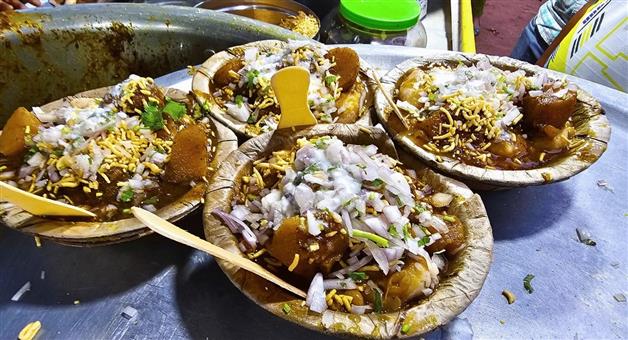 Khabar Odisha:food-poisoning-in-jajpur-authorities-shut-street-food-outlets-for-7-days-after-90-fall-ill