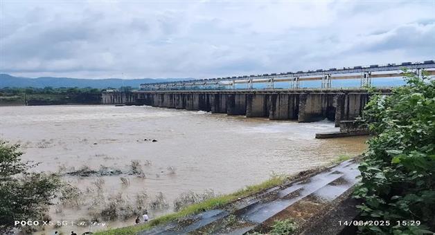Khabar Odisha:galudih-barrage-gates-opened-subarnarekha-flood-alert-jaleswar