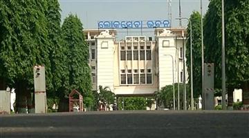 Khabar Odisha:government-officers-can-not-stay-more-than-6-years-in-a-district