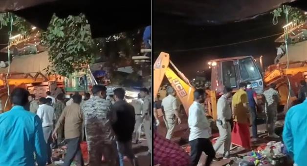 Khabar Odisha:gwalior-road-accident-truck-runs-over-devotees-sheetla-mata-temple-mp