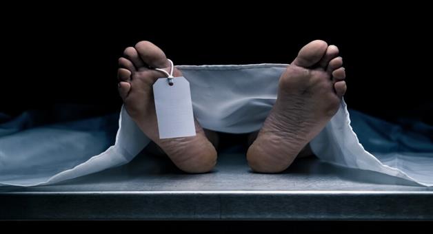 Khabar Odisha:half-burnt-deadbody-of-forester-found-form-the-residence