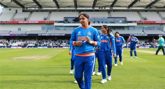 Khabar Odisha:harmanpreet-steps-down-from-captancy-of-all-format-of-cricket