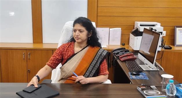 Khabar Odisha:highcourt-noticed-to-usha-padhee