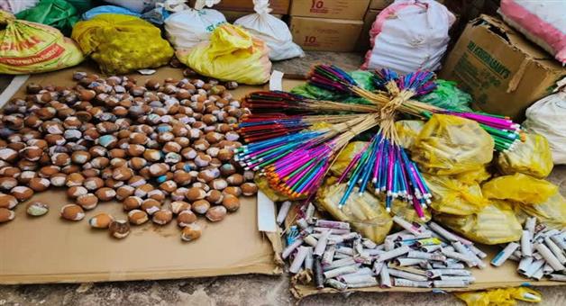 Khabar Odisha:huge-quantity-of-illegal-crackers-seized-from-nabarangpur