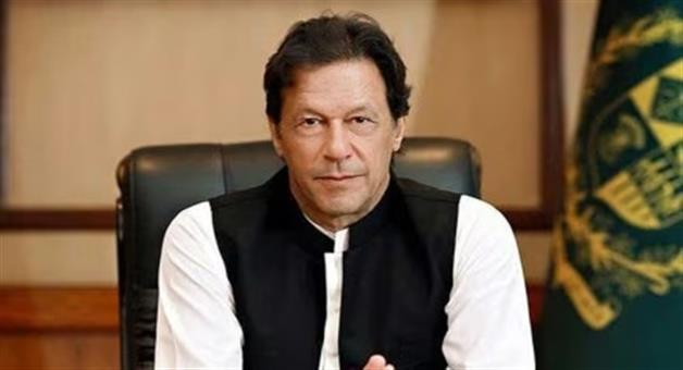 Khabar Odisha:imran-khan-sister-meets-him-in-the-jail