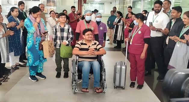 Khabar Odisha:injured-pilot-nabin-kadanga-gete-discharge-from-hospital