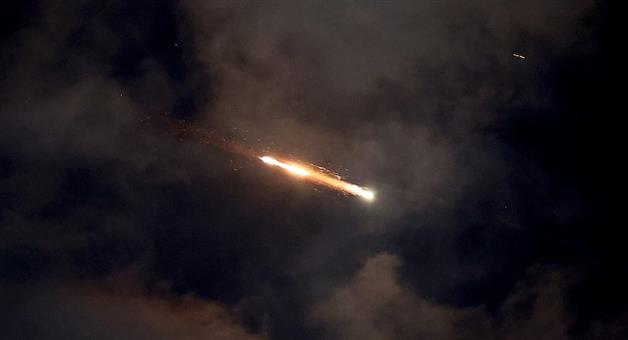 Khabar Odisha:irans-big-attack-on-US-military-base-in-Qatar-fired-missiles