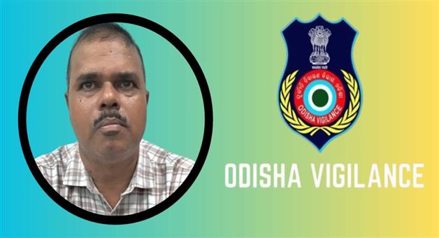 Khabar Odisha:jagatsinghpur-vigilance-trap-programmer-30000-bribe