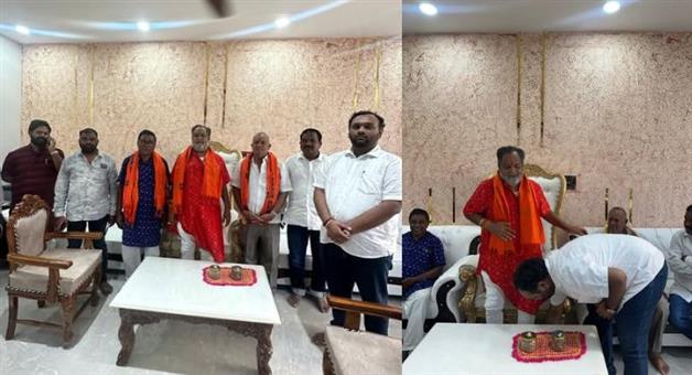 Khabar Odisha:jay-dolakia-meets-bjp-senior-leader-basanta-panda