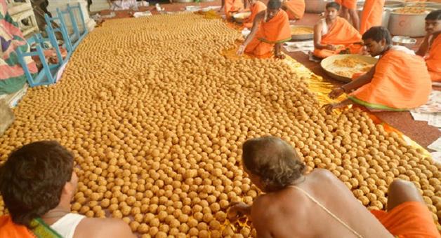 Khabar Odisha:laddoo-scam-in-tirumala-tirupati-14000-laddoos-were-allegedly-diverted-to-black-market