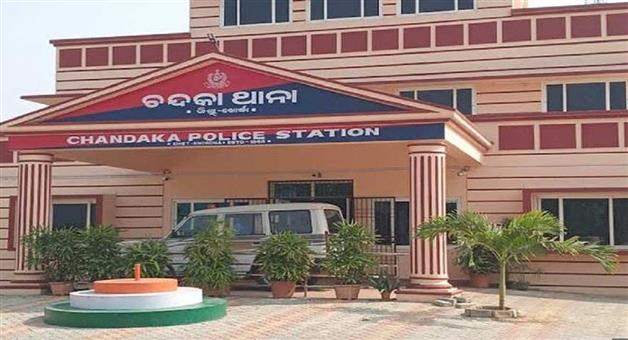 Khabar Odisha:loot-in-8-flats-of-bhubaneswar