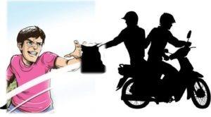 Khabar Odisha:looteras-loot-5-lakhs-in-front-of-bank