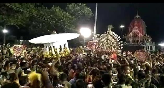 Khabar Odisha:lord-jagannath-devi-subhadra-and-lord-balabhadra-Aadapa-mandpa-bije-rituals-observed