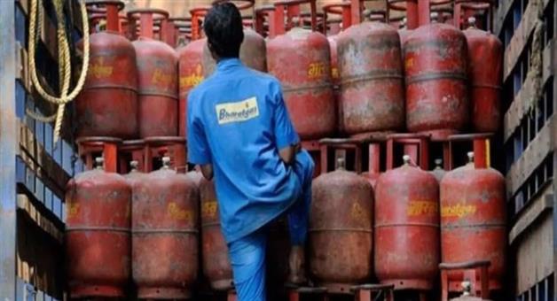 Khabar Odisha:lpg-subsidy-biometric-authentication-mandatory-from-october-1