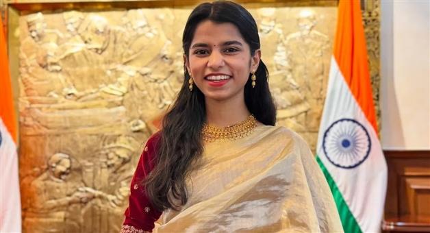 Khabar Odisha:maithili-thakur-will-constest-from-alinagar