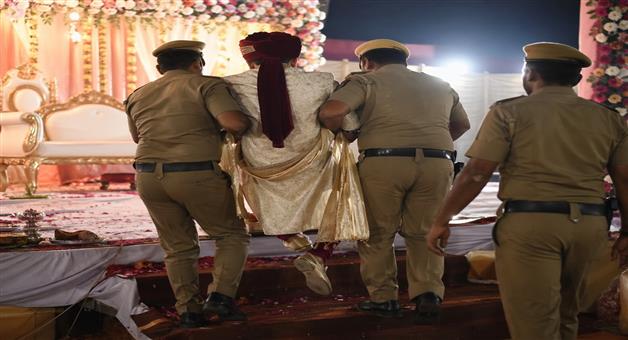 Khabar Odisha:man-remarries-despite-having-first-wife-police-intervene