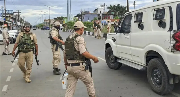 Khabar Odisha:manipur-security-forces-destroy-23-bunkers-recover-18-ieds