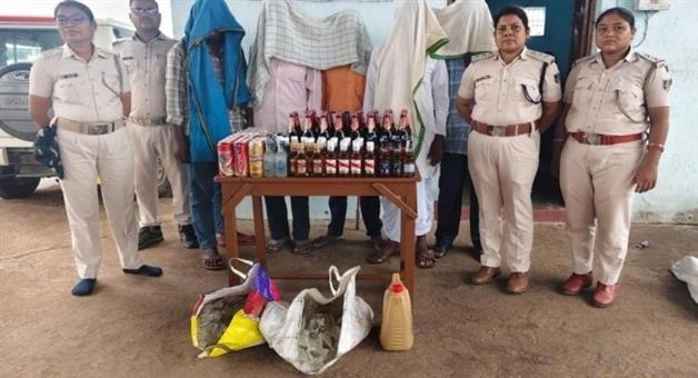 Khabar Odisha:massive-excise-raid-in-nuapada-5-arrested-huge-liquor-seized