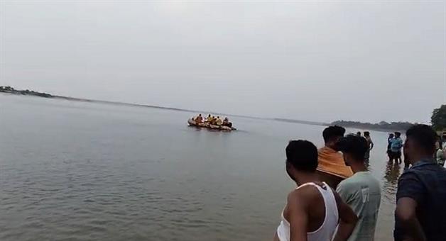 Khabar Odisha:minor-boy-goes-missing-after-drowning-while-bathing-in-mahanadi-near-cuttack-rescue-operation-underway