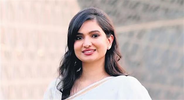 Khabar Odisha:mla-sofia-fidous-slams-cmc-mayor-over-food-court-opening