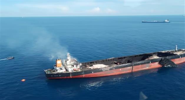 Khabar Odisha:mv-ocean-sink-two-crue-members-have-been-brought-to-paradeep