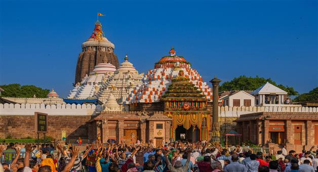 Khabar Odisha:nabajaubana-darshan-at-jagannath-temple-holy-trinity-reappears-after-anasara