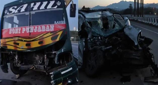 Khabar Odisha:nagrota-car-bus-accident-haryana-youths-killed