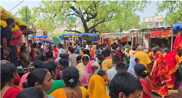 Khabar Odisha:nalanda-sheetala-mata-temple-stampede-8-killed-vip-darshan-greed