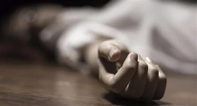 Khabar Odisha:navy-sailor-found-dead-with-wife-and-2-kids-in-mumbai