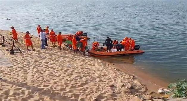 Khabar Odisha:ndrf-team-recovers-dead-body-from-kathajodi-river