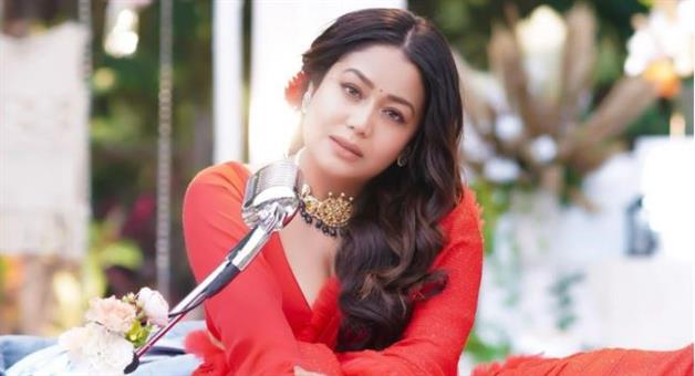 Khabar Odisha:neha-kakkar-candy-shop-song-trolled-millions-views-youtube