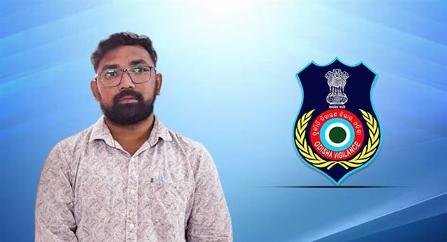 Khabar Odisha:oav-principal-in-kalahandi-apprehended-for-taking-rs-10000-bribe