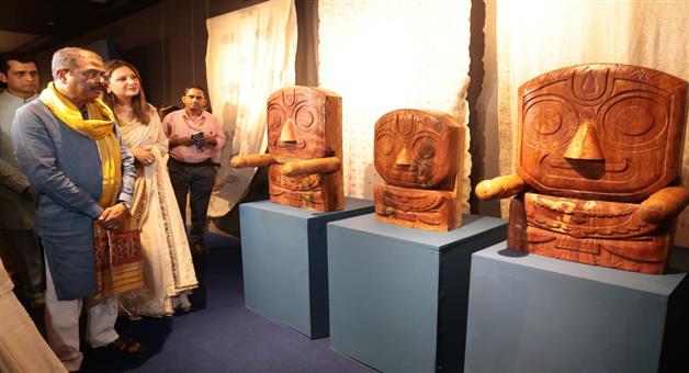 Khabar Odisha:odisha-assam-westbengal-handloom-exhibition-inaugurated