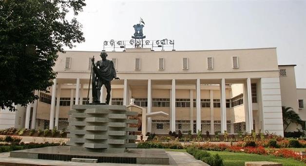 Khabar Odisha:odisha-assembly-monsoon-session-day-3-protests