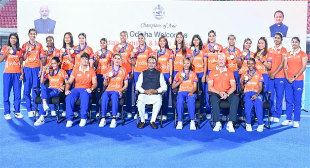 Khabar Odisha:odisha-cm-felicitates-indian-hockey-team-asian-games-gold-bhubaneswar
