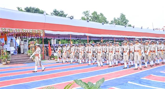 Khabar Odisha:odisha-cm-mohan-charan-majhi-biju-patnaik-police-academy-si-passing-out-parade