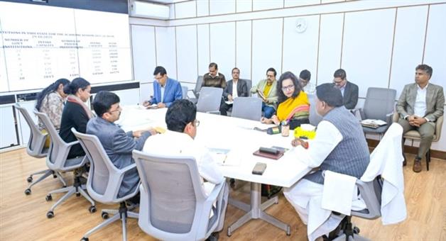 Khabar Odisha:odisha-cm-pushes-for-nursing-reforms-and-digital-health-mission-rollout