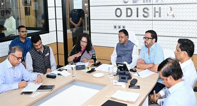 Khabar Odisha:odisha-government-prepares-impending-cyclone-evacuation-review