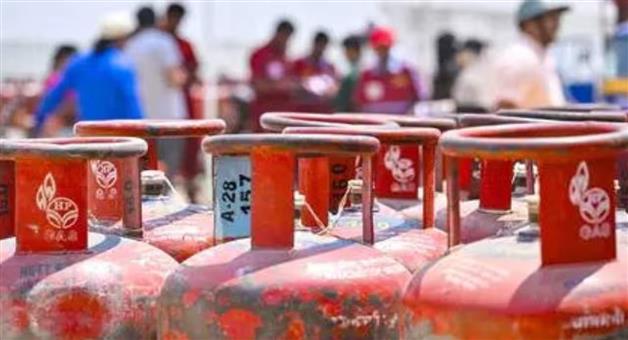Khabar Odisha:odisha-govt-seizes-8208-lpg-cylinders-in-statewide-crackdown-on-illegal-stockpiling