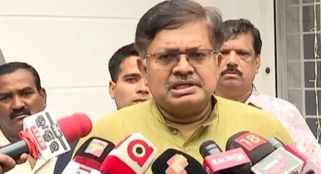 Khabar Odisha:odisha-law-minister-prithiviraj-harichandan-challenges-opposition-mmdr-assembly-debate