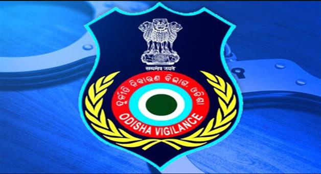 Khabar Odisha:odisha-vigilance-caught-revenue-inspector