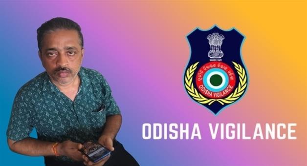Khabar Odisha:odisha-vigilance-nabs-bhadrak-deo-staffer-taking-rs-10k-bribe