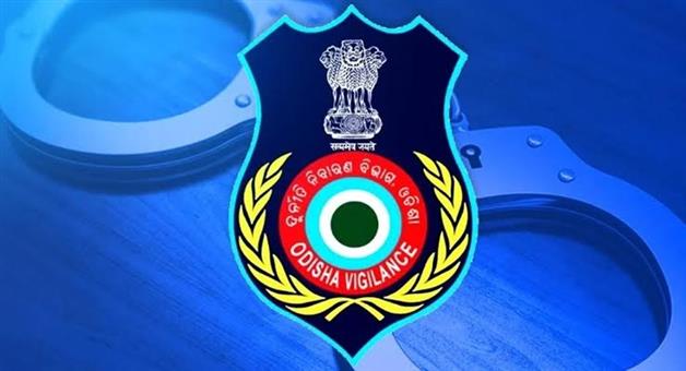 Khabar Odisha:odisha-vigilance-raid-mathili-block-assistant-engineer-sisir-dash