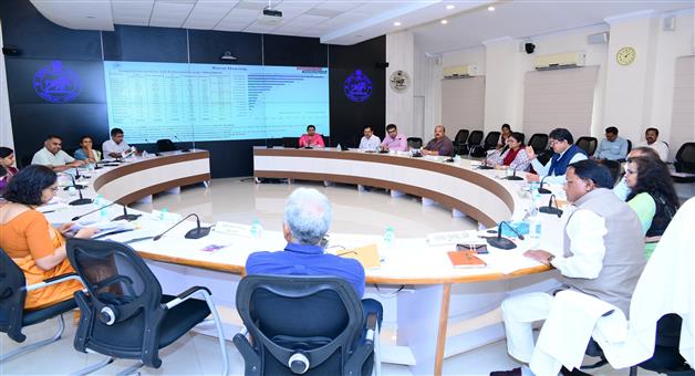 Khabar Odisha:pm-janman-yojana-review-cm-directs-all-secretaries-to-visit-remote-areas-and-assess-the-situation
