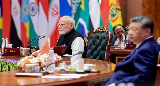 Khabar Odisha:pm-modi-tells-xi-jinping-dont-let-differences-turn-into-disputes-brics