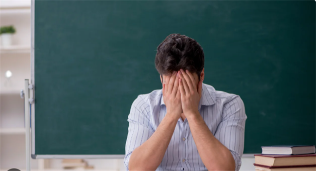 Khabar Odisha:police-detains-a-mathematics-teacher-for-sending-vulgar-messages-to-a-student