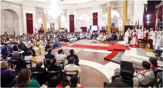 Khabar Odisha:president-droupadi-murmu-confers-padma-awards-2025-in-rashtrapati-bhavan
