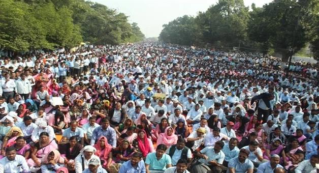 Khabar Odisha:primary-teachers-rally-at-lower-pmg-square