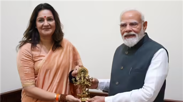 Khabar Odisha:priyanka-chaturvedi-meets-pm-modi-twice-clarifies-future-politics-staying-in-opposition