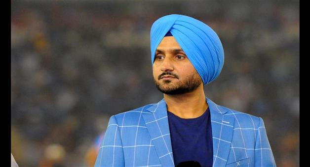 Khabar Odisha:punjab-highcourt-seeks-answers-from-punjab-govt-for-removing-security-from-harbhajan